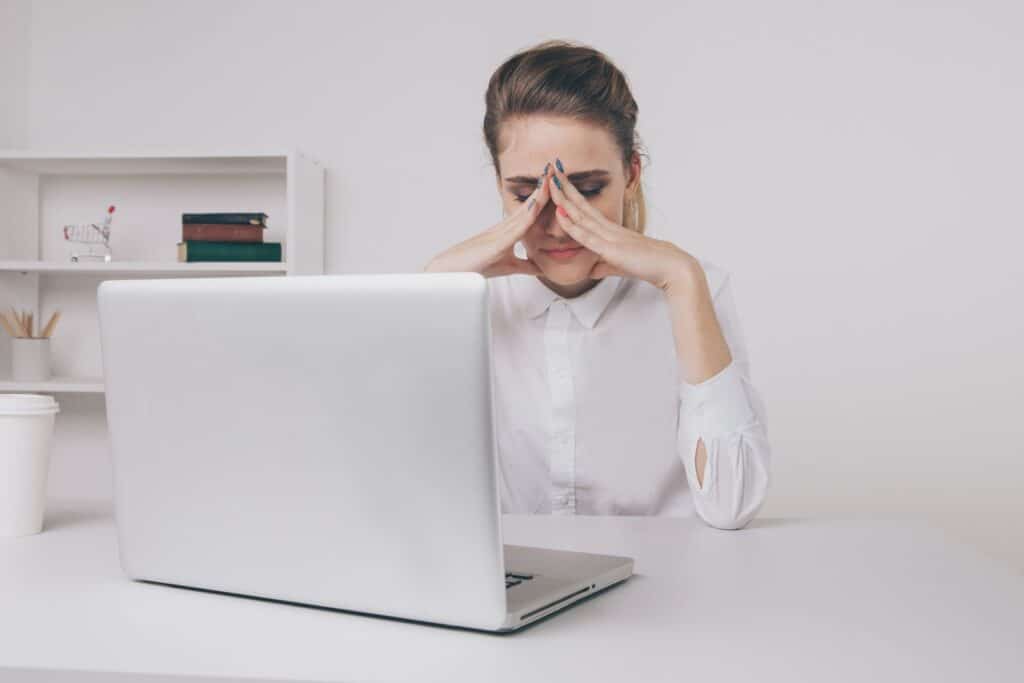 Digital Eye Strain: What It Is & How to Prevent It 65bba372b3ea0.jpeg